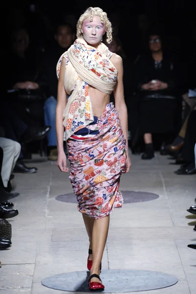 Look 10